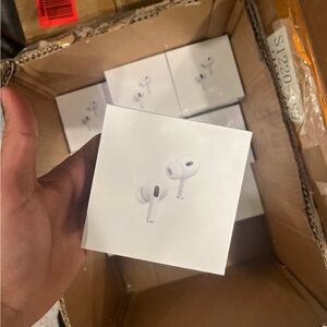 Apple White Wireless Earbuds